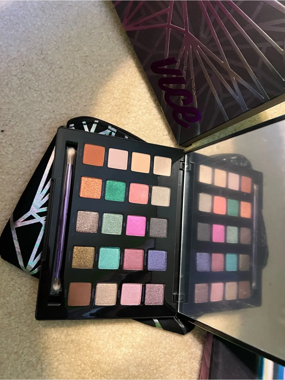 Urban Decay Vice Iridescent Black & Holographic Eyeshadow Palette with Pouch